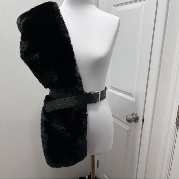 Adrienne Vittadini Black Faux Mink Fur Pull Through Scarf - Picture 5 of 10